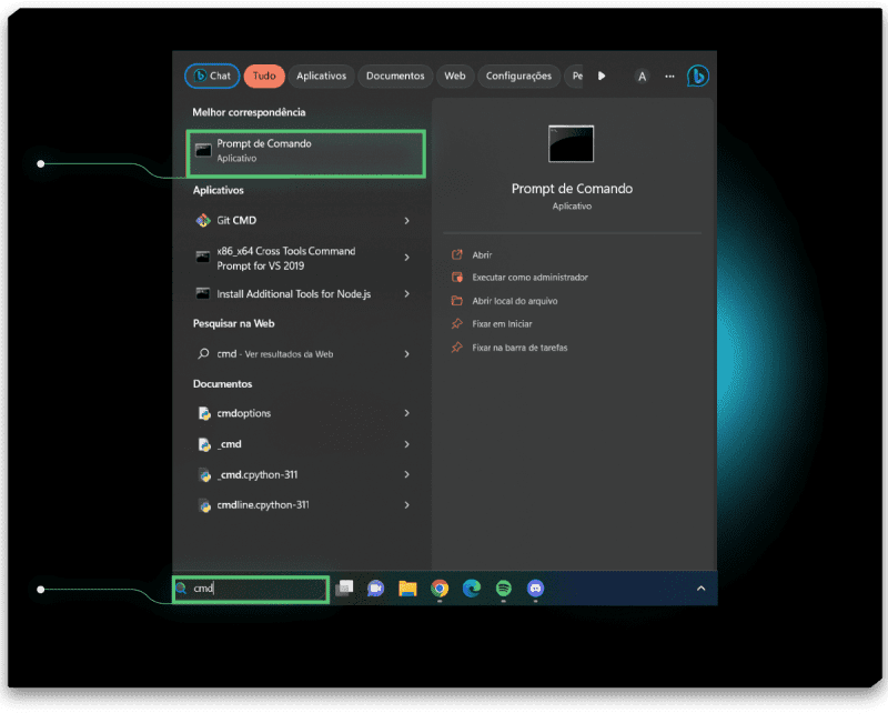 Captura de tela do Windows. Está destacado com um retângulo verde o campo de pesquisa da barra de ferramentas, no canto inferior esquerdo que contém o texto “cmd”. Além disso, a imagem mostra o menu que se abre com o resultado dessa pesquisa, o programa “Prompt de Comando” que está destacado no canto superior esquerdo dentro de um retângulo verde. 
