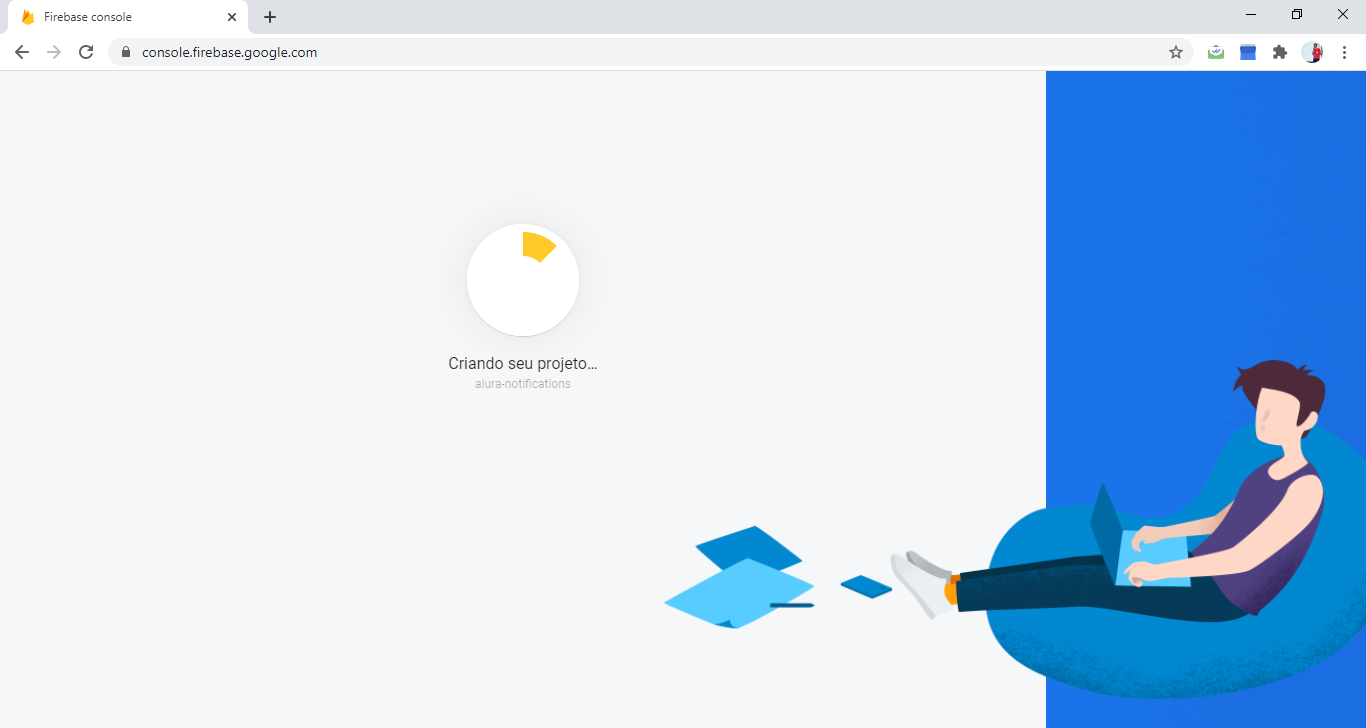 Imagem do console Firebase mostrando a mensagem de que está criando o projeto