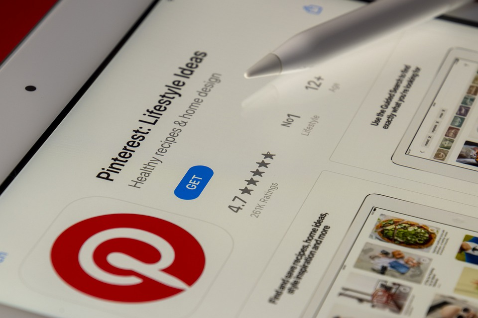 Aplicativo do Pinterest em uma tela de dispositivo móvel #inset