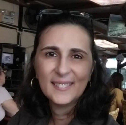 Professora Valéria Helena P. Gerbelli autora de dois livros publicados na Casa do Código: App Inventor Seus primeiros aplicativos Android e Kodular Desenvolvimento Android sem código.