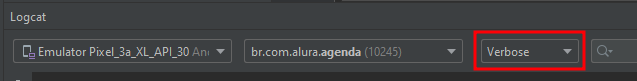 Print que mostra o painel superior do Logcat, com a caixa de seleção “Verbose” destacada por um retângulo vermelho.