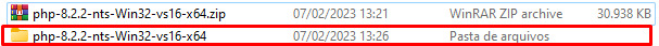 Imagem do mesmo print anterior, que mostra a tela do Disco Local (C:), com destaque para a pasta criada a partir da descompactação com o nome “php-8.2.2-nts-Win32-vs16-x64”.