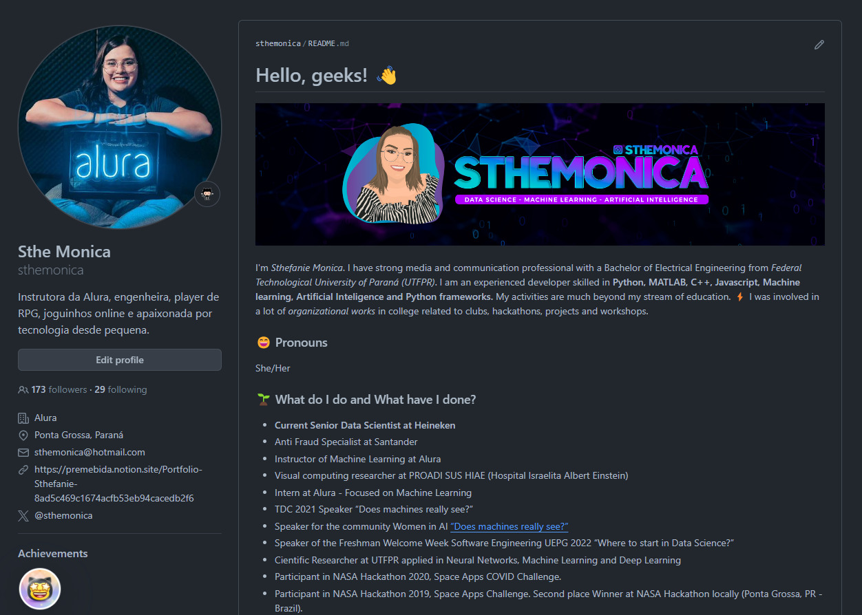 Captura de tela do perfil do GitHub da Sthe Monica (sthemonica). Na esquerda, temos informações do perfil, como foto, descrição e informações sobre o usuário. Na direita, temos o README contendo uma apresentação da Sthe.