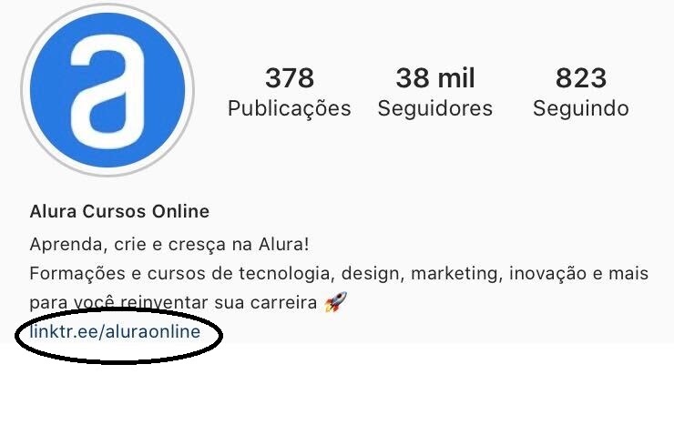 print do perfil da alura no instagram, com o link.tree na biografia